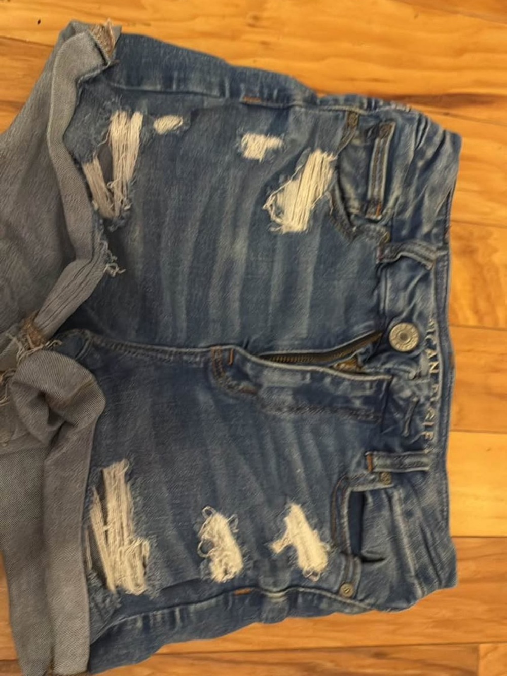 american eagle distressed denim shorts